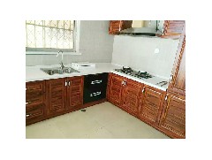 櫥柜柜體用顆粒板好還是實(shí)木多層板好?